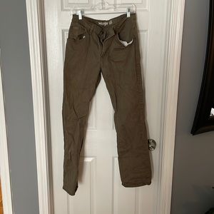 Wrangler Olive color Jeans, size 33x32